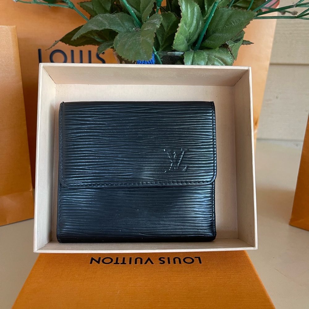 🖤🖤🖤Louis vuitton short epi wallet vintage 🖤🖤🖤🩷🩷🩷